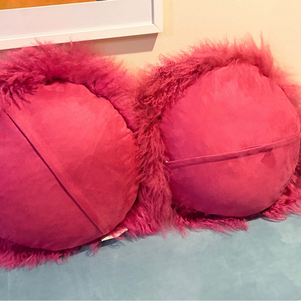 Z Gallerie Mongolian fur Fuchsia Fluffy round Accent Pillows - Picture 2 of 7